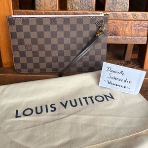 Louis Vuitton Neverfull Pouch in EBENE